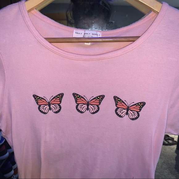 butterfly 🦋 top - Picture 2 of 3